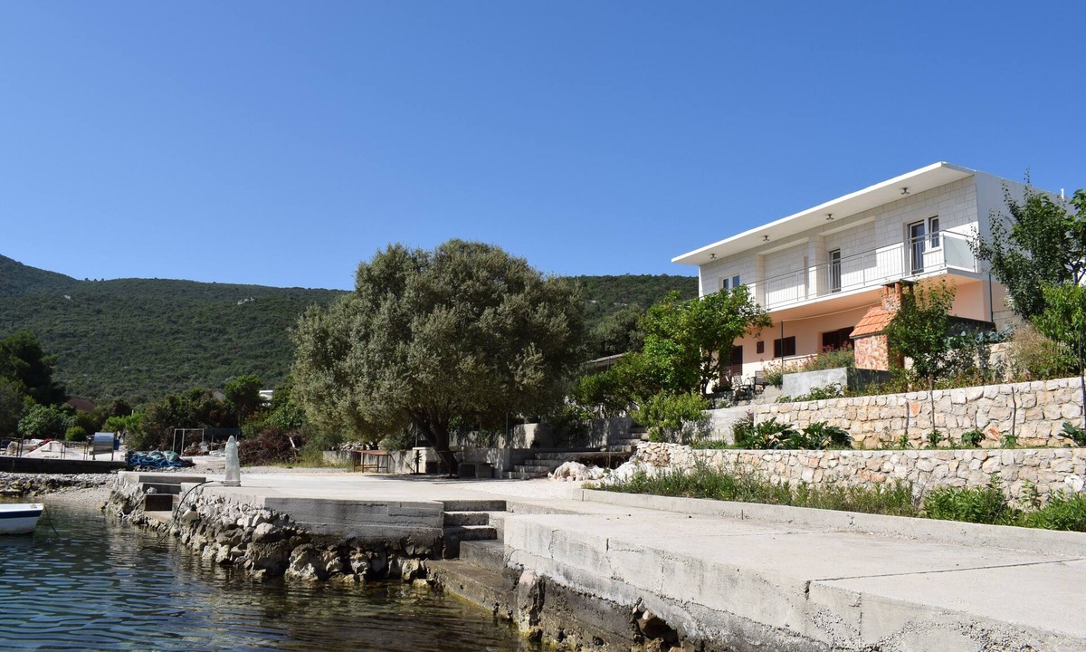 Putnikovic Apartment | Studio flat near beach Kabli, Pelješac (AS-10225-b)