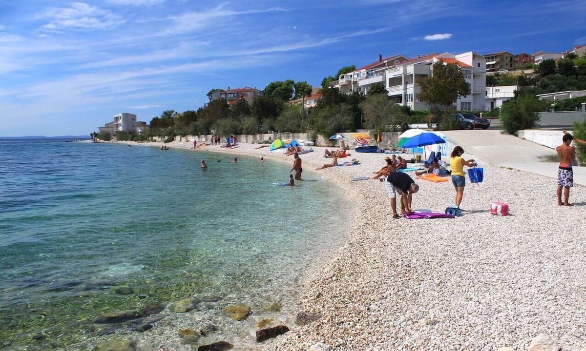 Dugi Rat Apartment | Studio flat near beach Orij, Omiš (AS-2810-a)