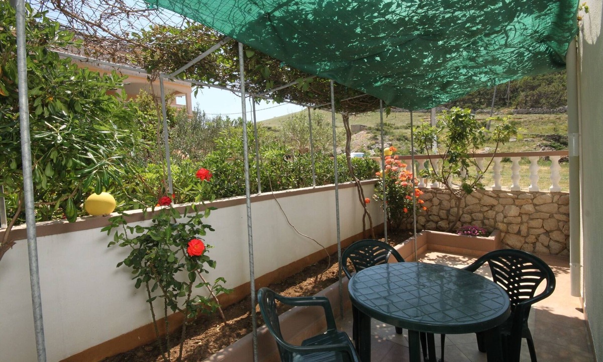 Metajna Apartment | Studio flat near beach Metajna, Pag (AS-6497-a)