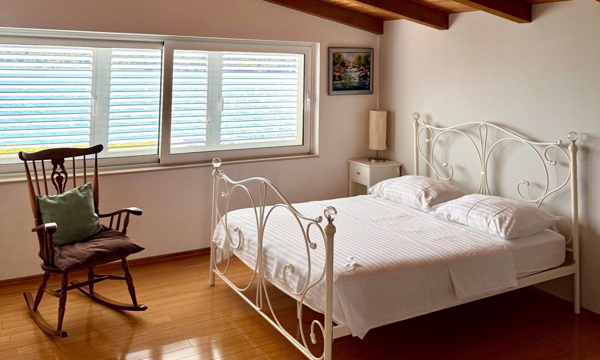 Tijesno Apartment | Studio flat near beach Tisno (Murter) (AS-14346-a)
