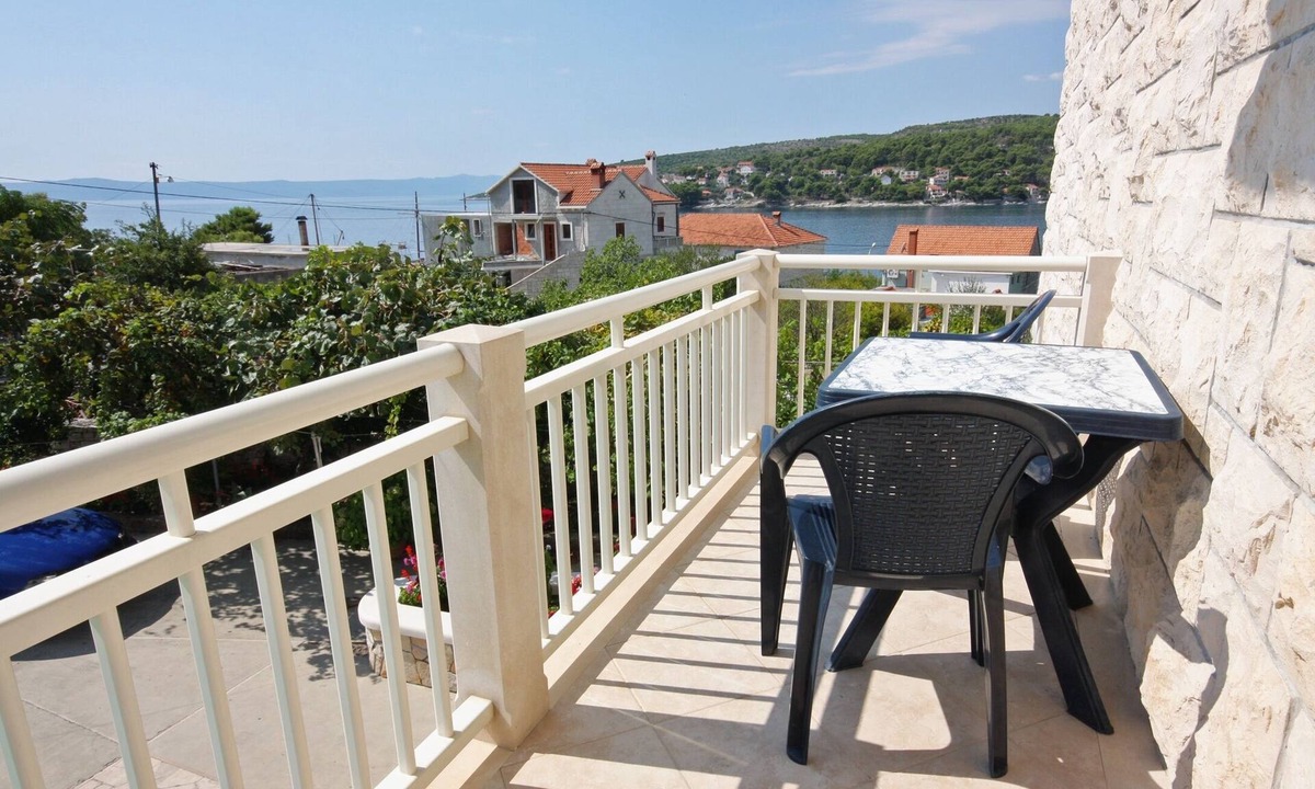Sumartin Apartment | Studio flat with balcony and sea view Sumartin (Brač) (AS-5620-a)