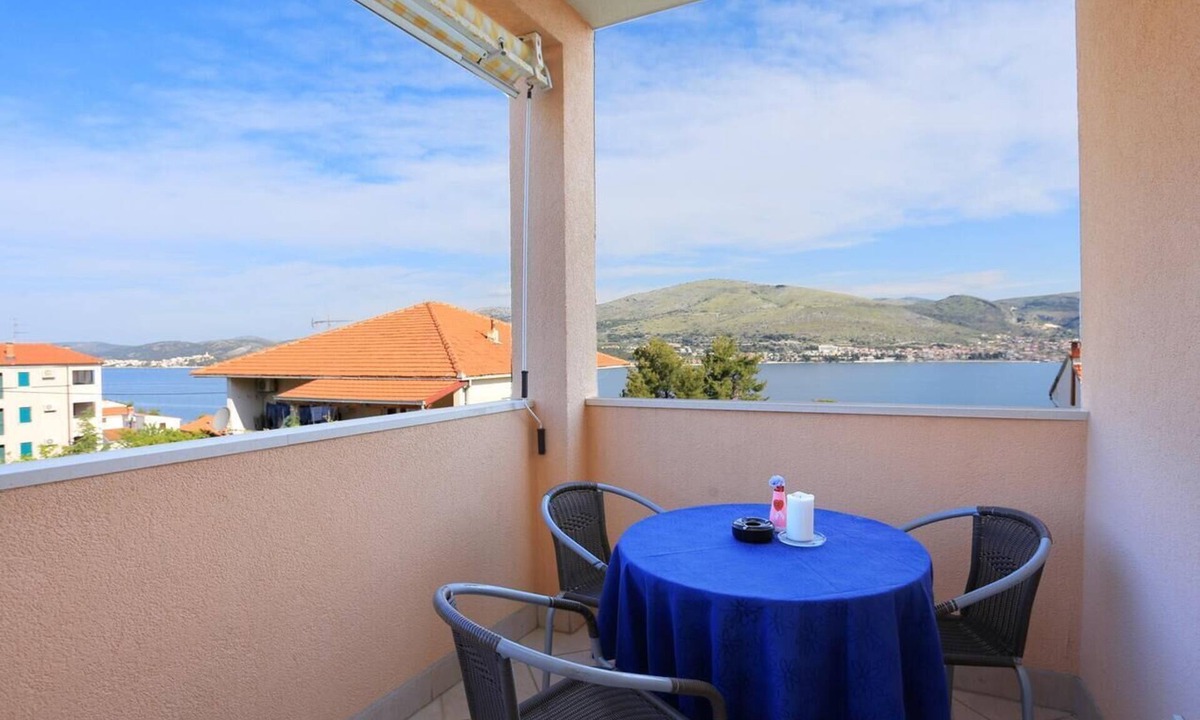 Okrug Donji Apartment | Studio flat with terrace and sea view Okrug Donji, Čiovo (AS-18796-b)