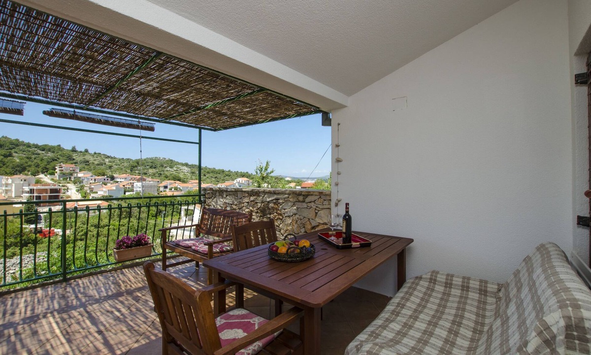 Razanj Apartment | Studio flat with terrace and sea view Ražanj, Rogoznica (AS-4864-a)