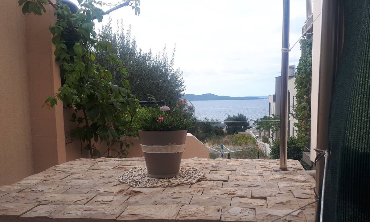 Kozino Apartment | Studio flat with terrace and sea view Kožino, Zadar (AS-5893-a)