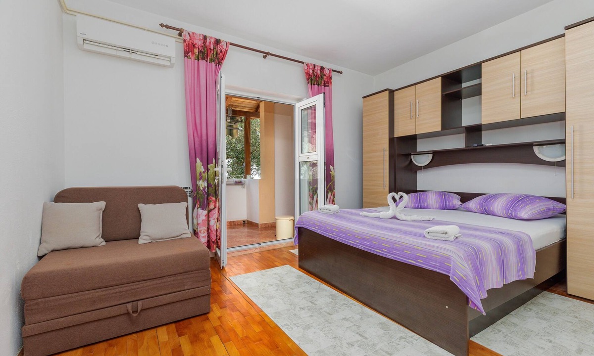 Tucepi Apartment | Studio flat with terrace Tučepi, Makarska (AS-22005-a)