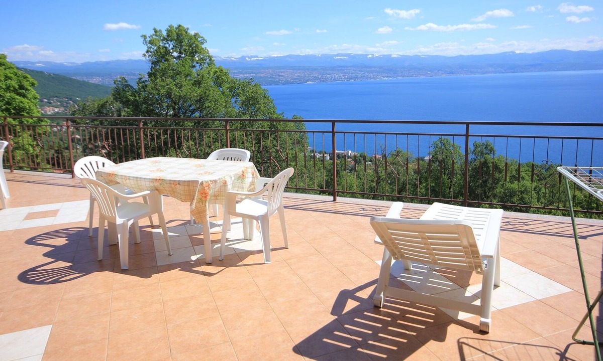 Liganj Apartment | Studio flat with terrace and sea view Liganj, Opatija (AS-2337-a)