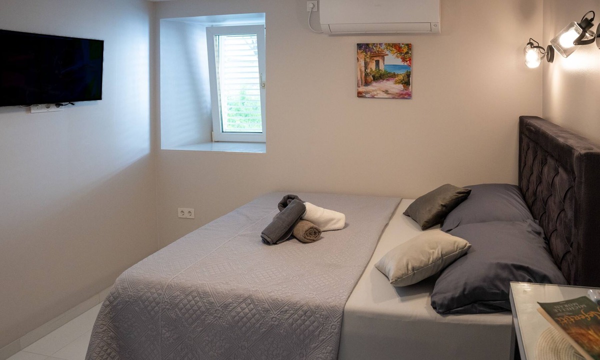 Poljana Apartment | Studio flat with terrace and sea view Poljana, Ugljan (AS-8419-c)