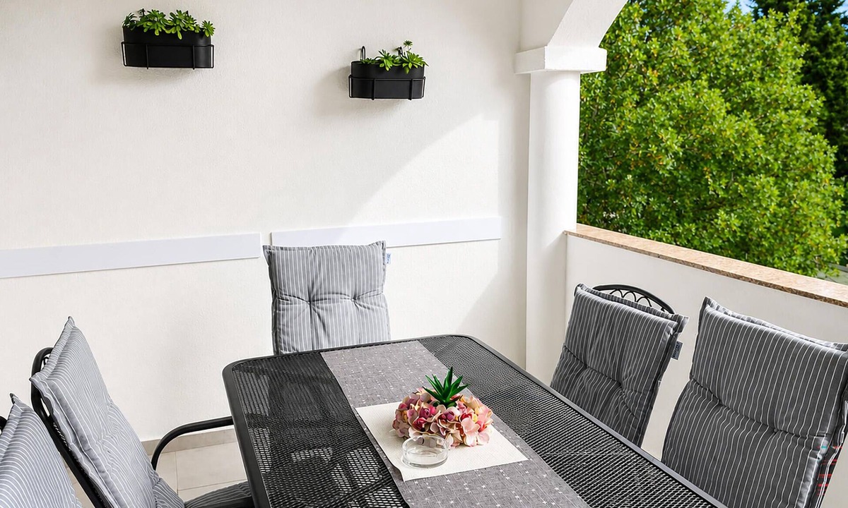 Sibuljina Apartment | Stunning apartment in Tribanj Sibuljina with WiFi