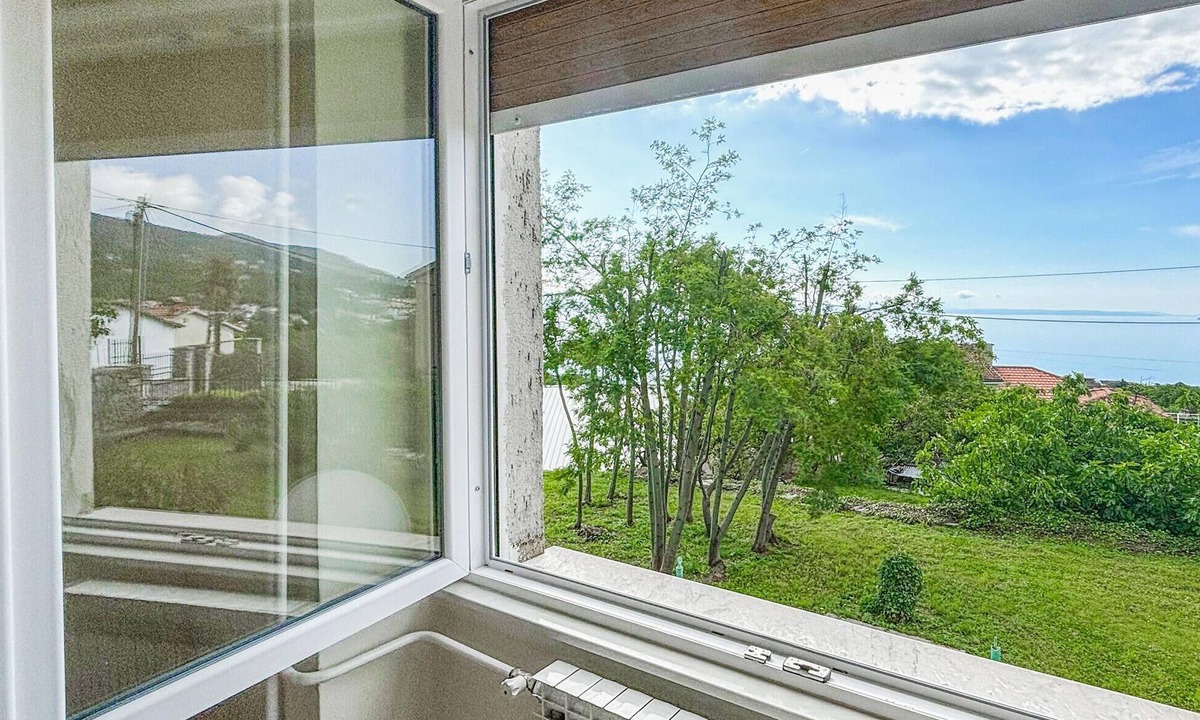 Poljane Apartment | Stunning apartment in Icici with WiFi