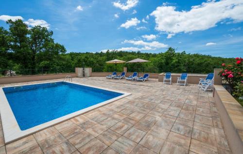 Salakovci Apartment | Stunning Apartment In Labin