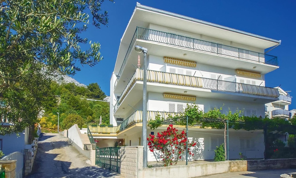 Omis Apartment | Stunning apartment in Omis with WiFi