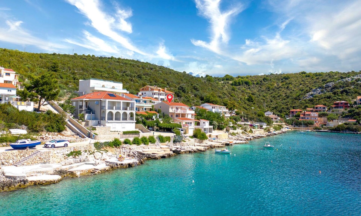Vinisce Apartment | Stunning apartment in Vinisce with house sea view