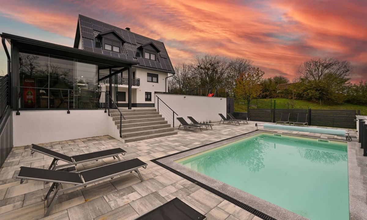 Ludbreg House | Stunning home in Vinogradi Ludbreski with sauna