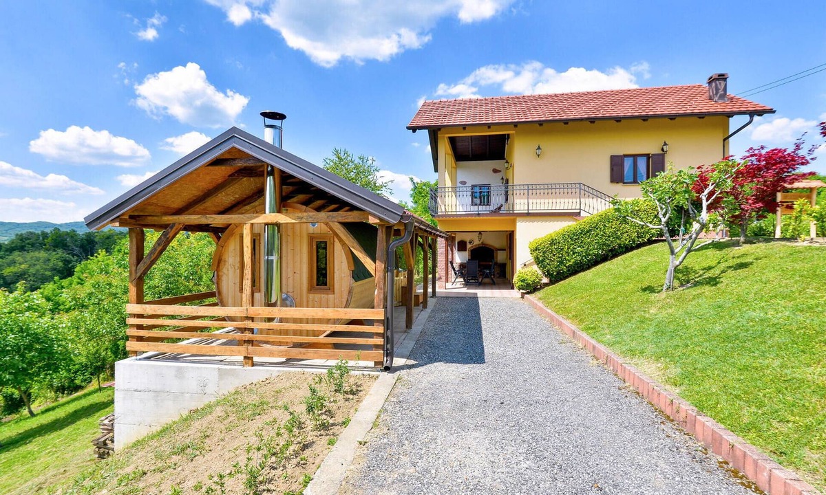 Sveti Ivan Zelina House | Stunning home in Adamovec with sauna