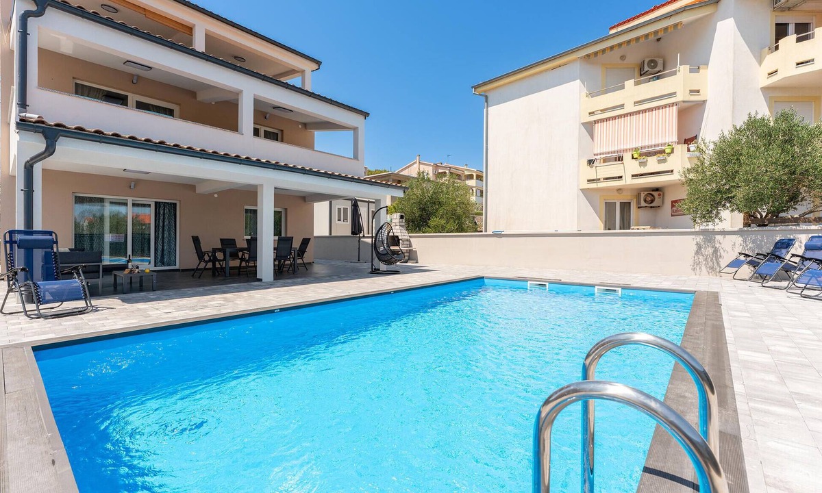 Banj House | Stunning home in Banj