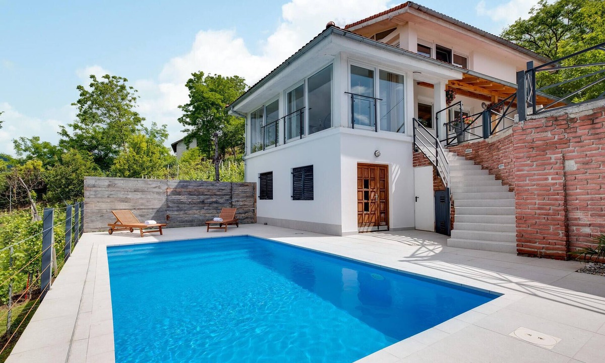 Breznik Plesivicki House | Stunning home in Donja Reka