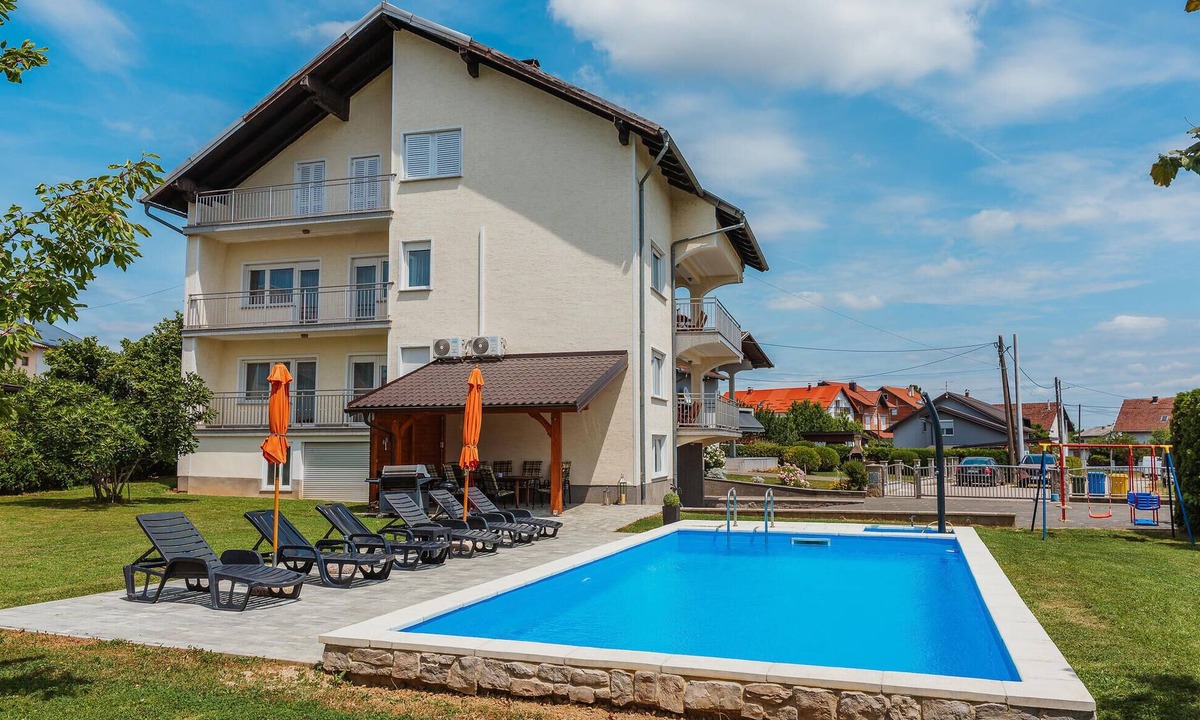 Dugo Selo House | Stunning home in Dugo Selo