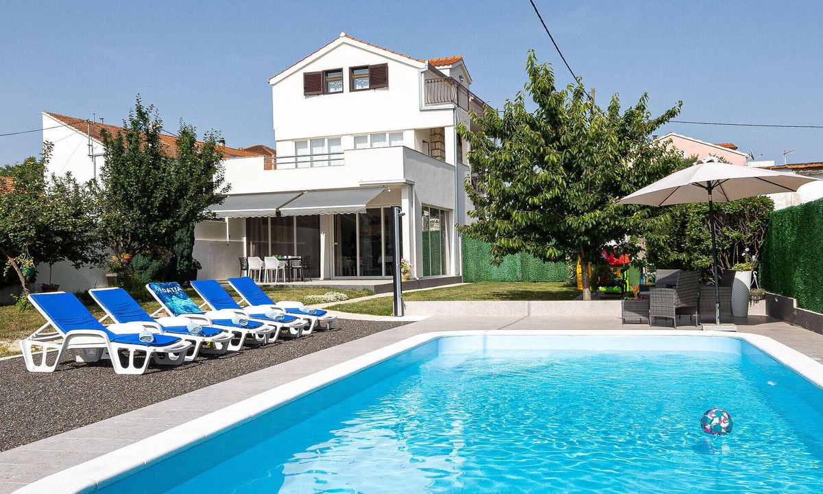 Dugopolje House | Stunning home in Dugopolje