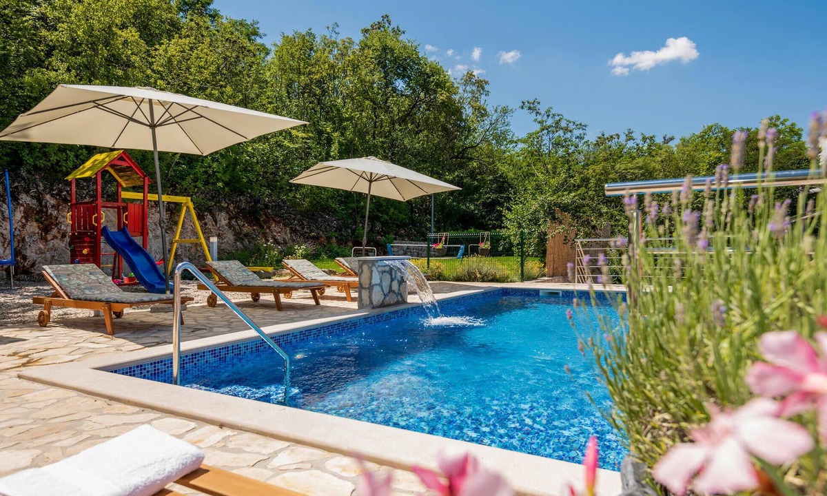 Grubine House | Stunning home in Grubine