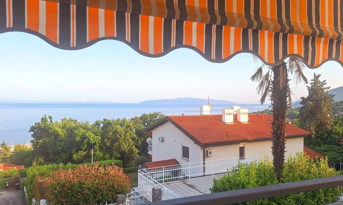 Icici House | Stunning home in Icici with house sea view