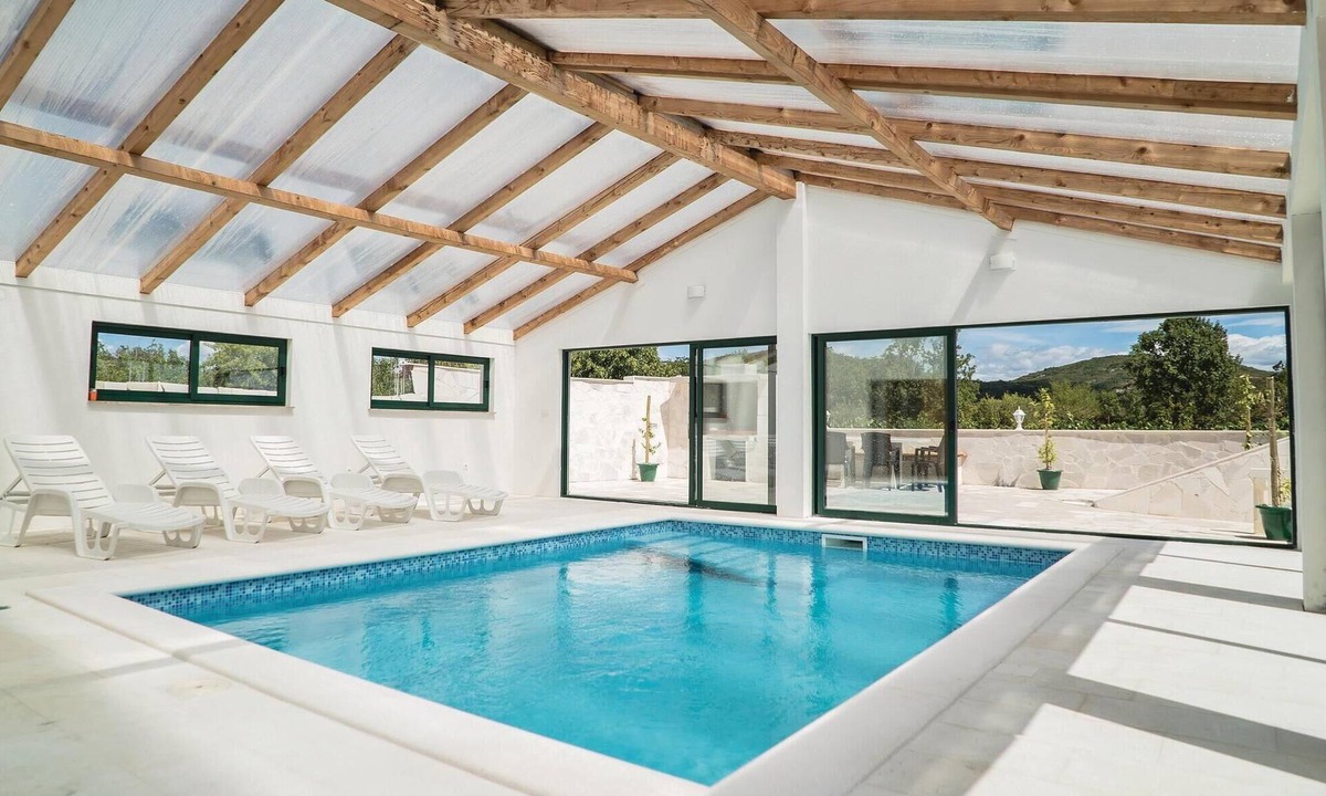 Central Dalmatia House | Stunning home in Kresevo Brdo with sauna