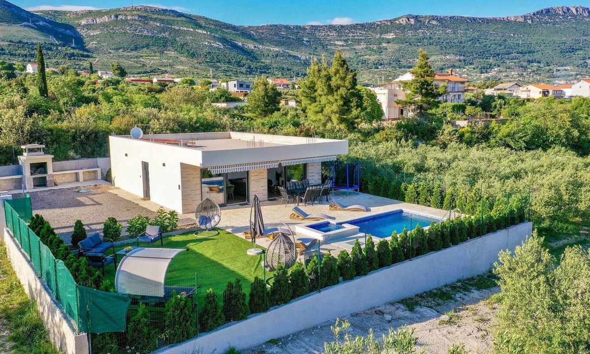 Rudine House | Stunning home in Kastel Novi