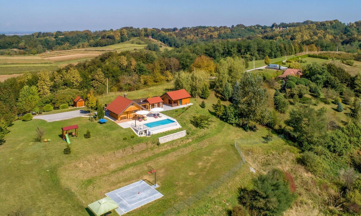 Varazdin House | Stunning home in Lovrecan with sauna