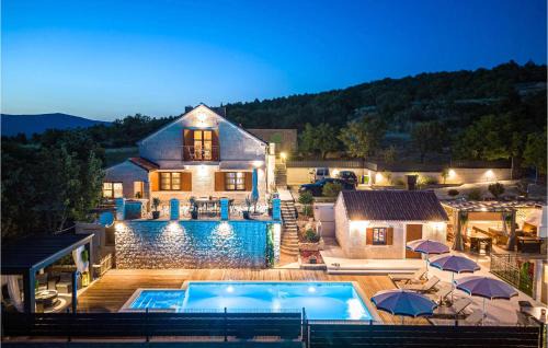 Trilj House | Stunning Home In Lovrec With Sauna