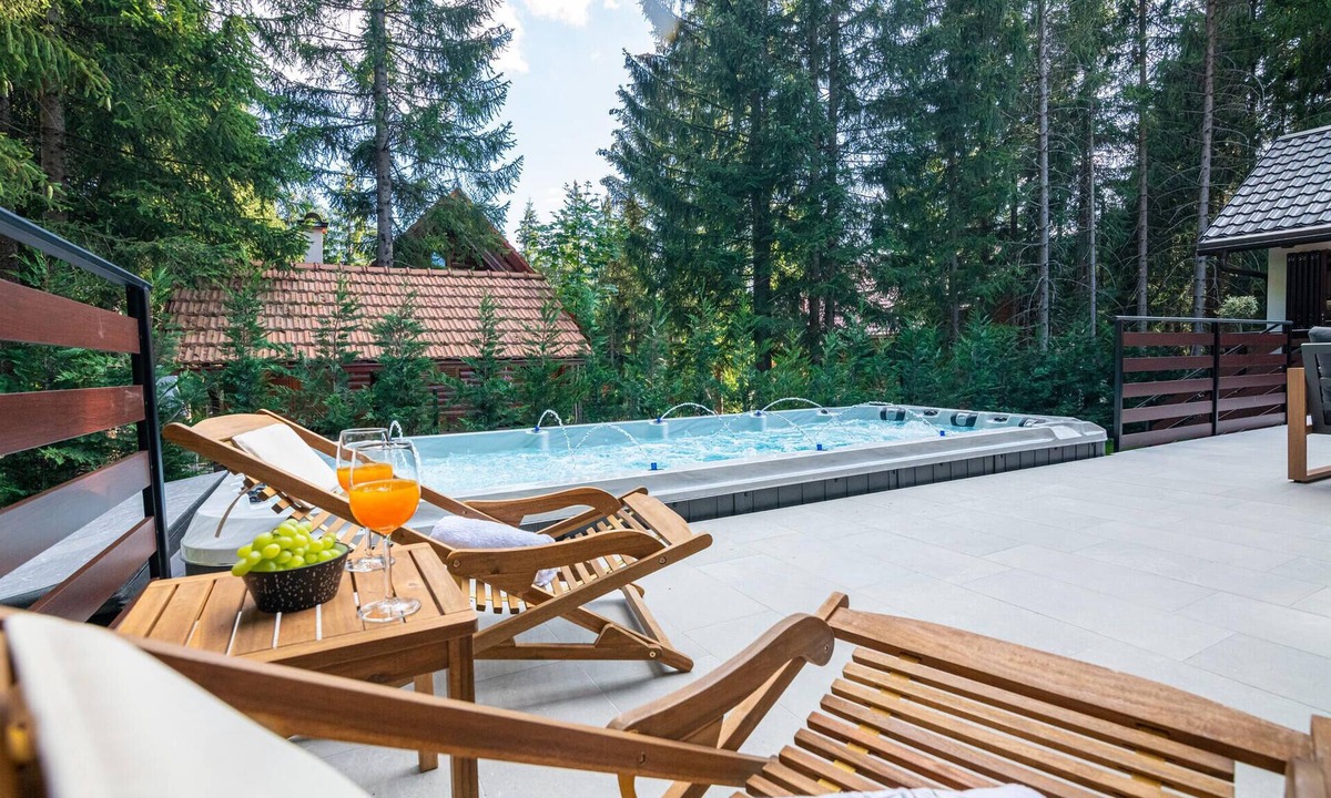 Mrkopalj House | Stunning home in Mrkopalj with sauna
