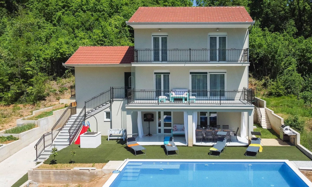 Suhac House | Stunning home in Sinj
