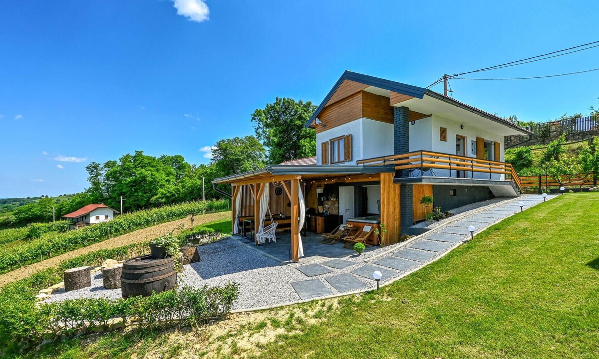 Strigova House | Stunning home in Sveti Urban with sauna