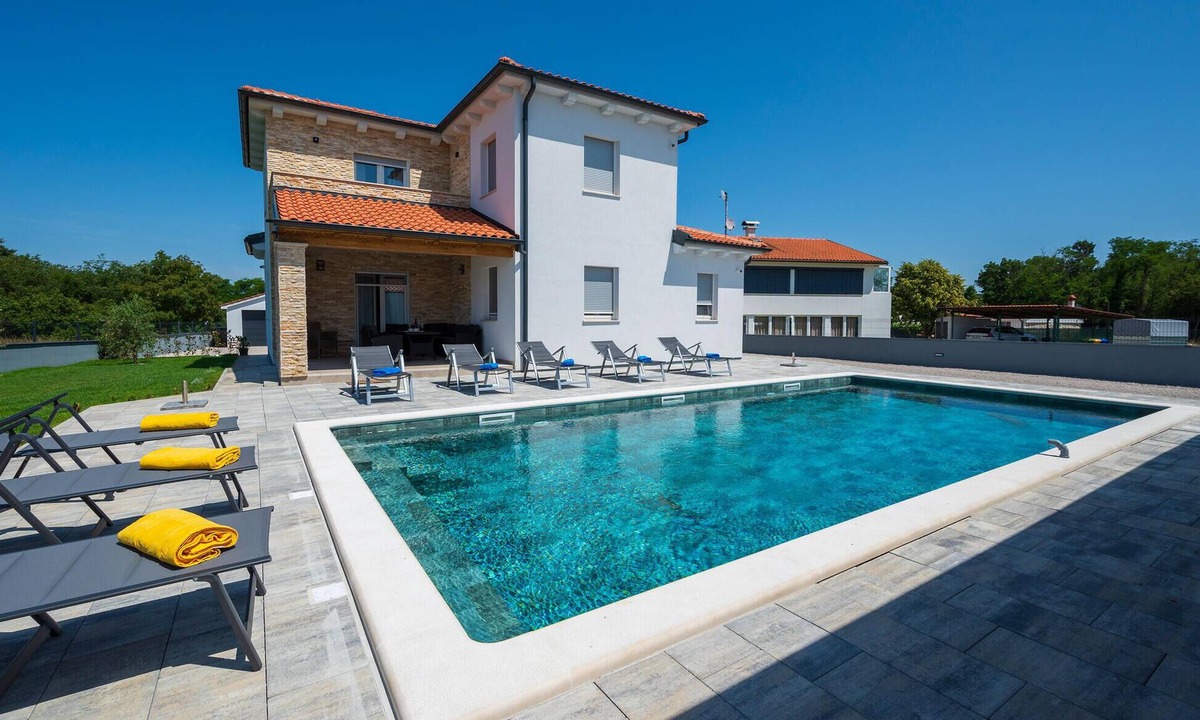 Zminj House | Stunning home in Vidulini