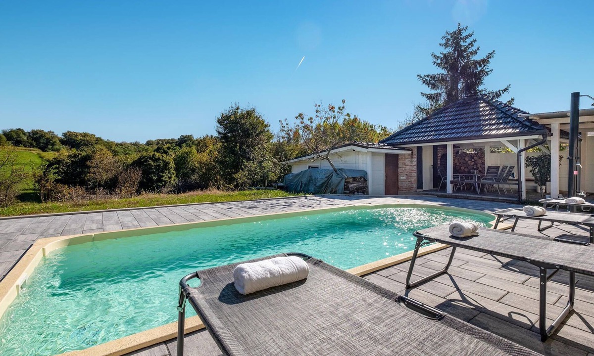 Kraljevec Sesvetski House | Stunning home in Vurnovec