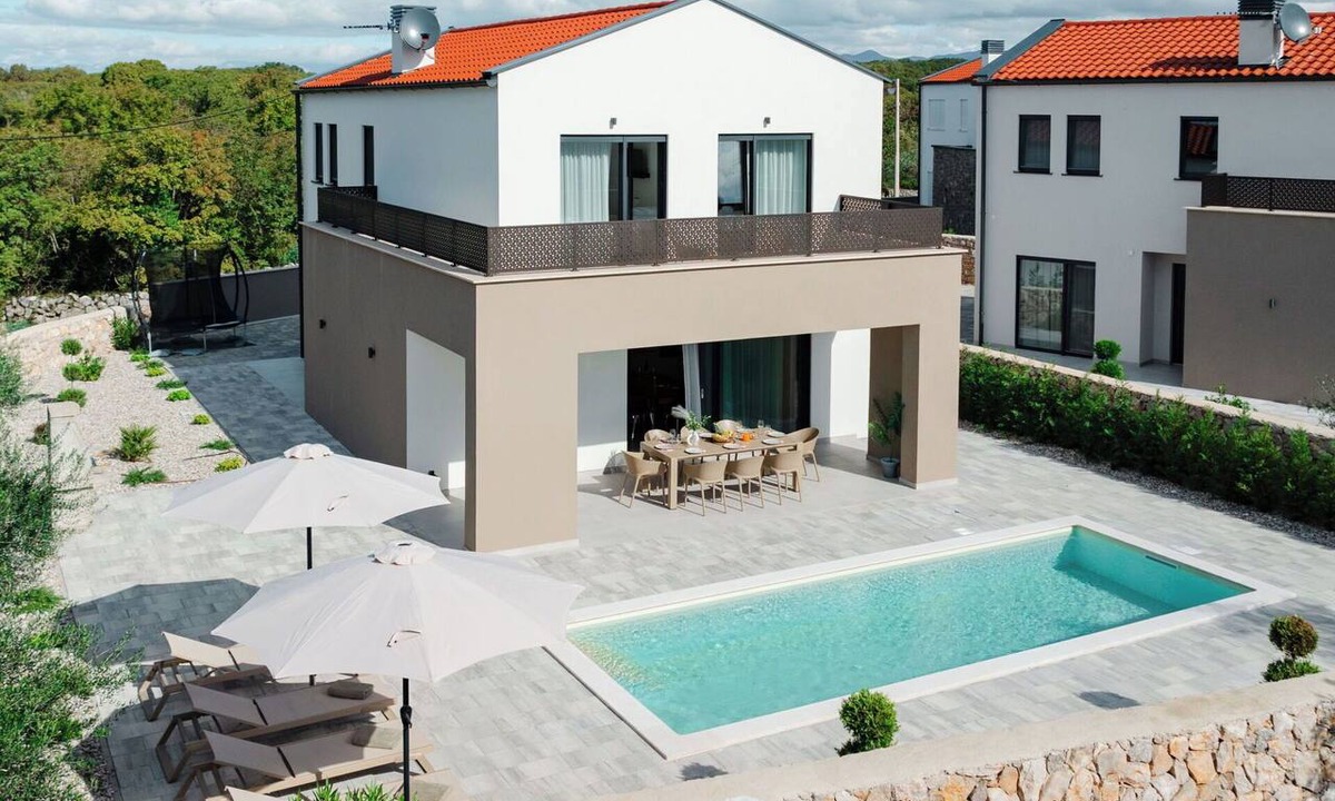Kras Villa | Stunning private villa with A/C, WIFI, private pool, TV, terrace, pets allowed and panoramic view
