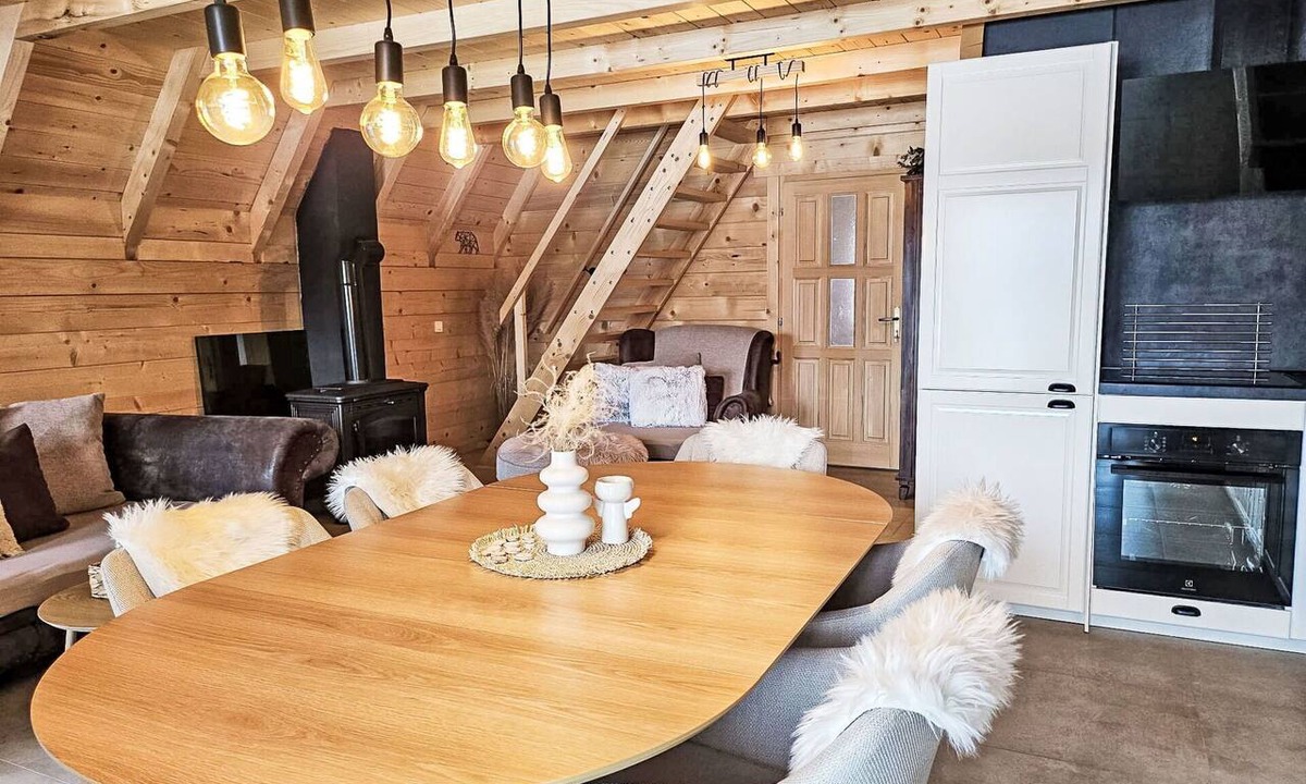 Lovinac House | Stunning private villa for 4 guests with hot tub, WIFI, A/C, TV and terrace