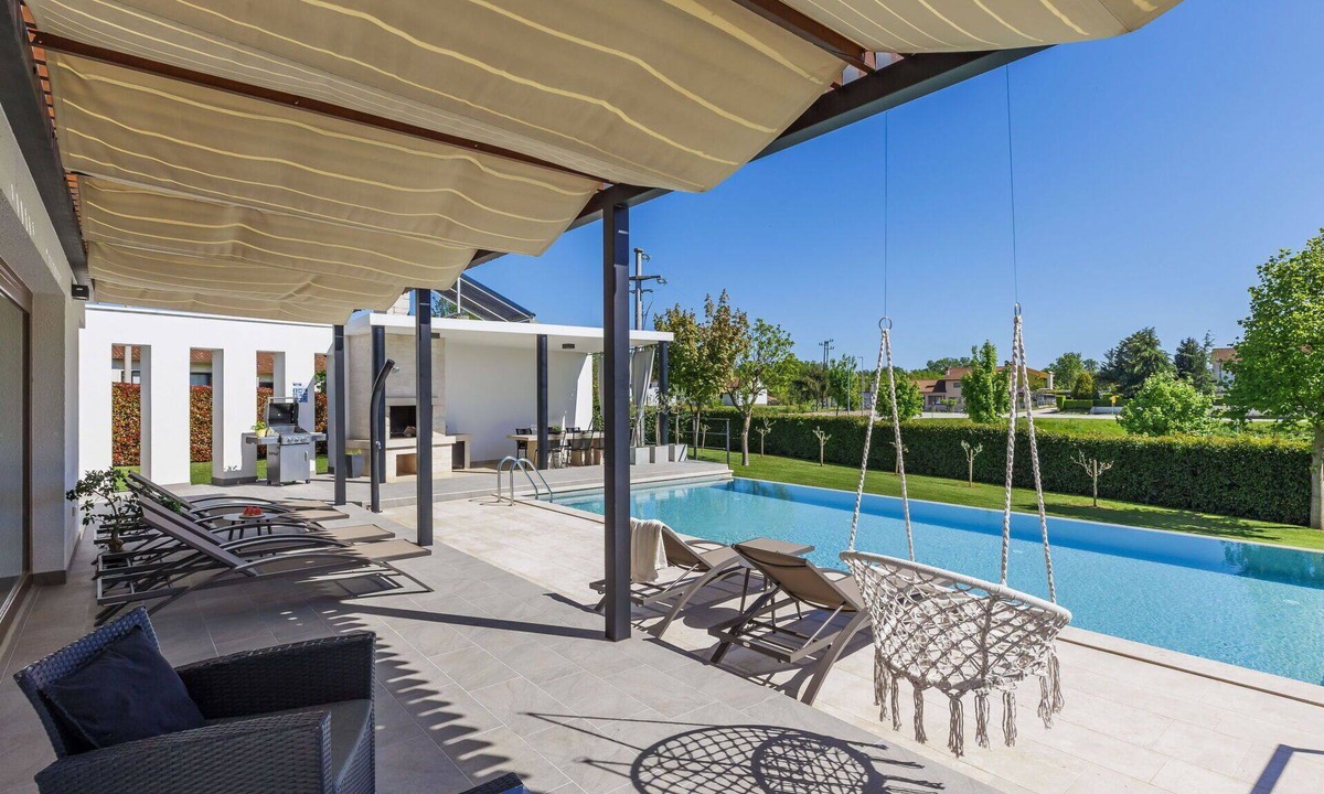 Sveti Petar u Sumi Villa | Stunning private villa for 6 people with WIFI, private pool, A/C, TV, terrace and pets allowed