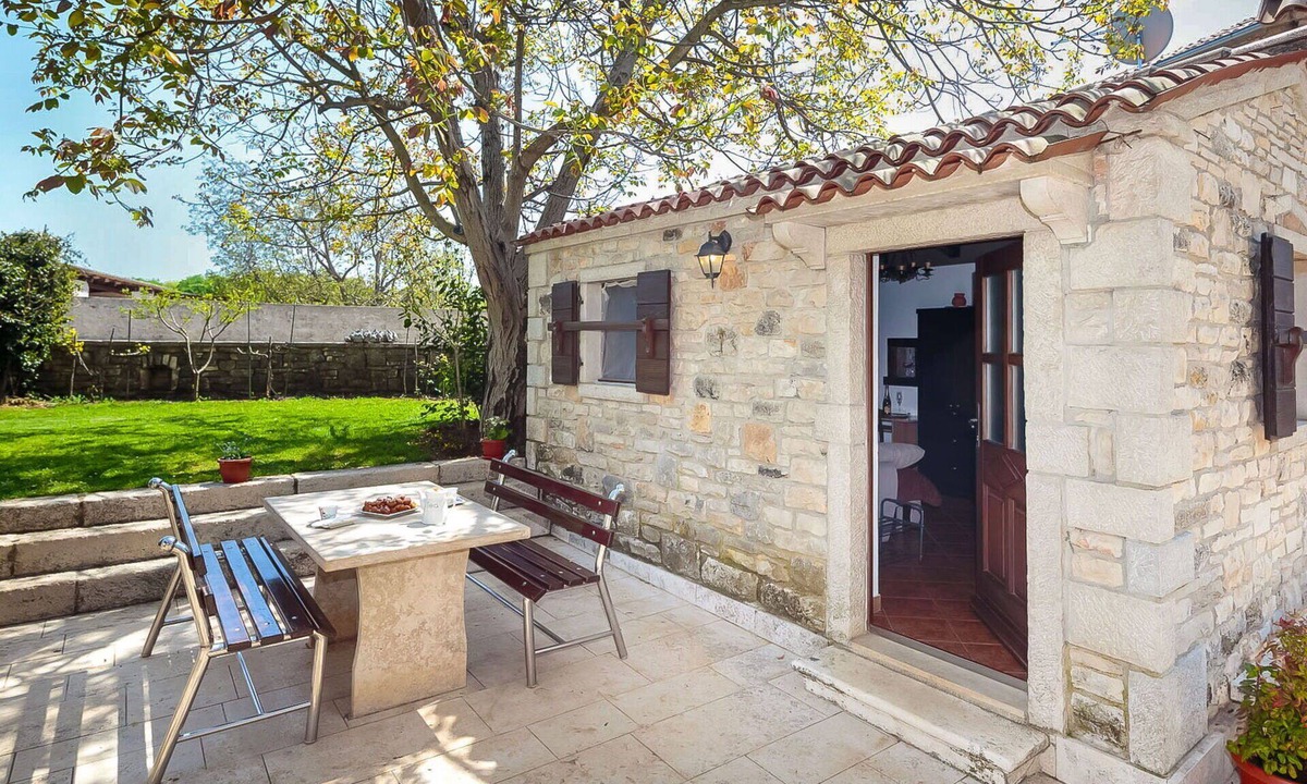 Matohanci House | Stunning private villa for 2 people with WIFI, A/C, TV and terrace