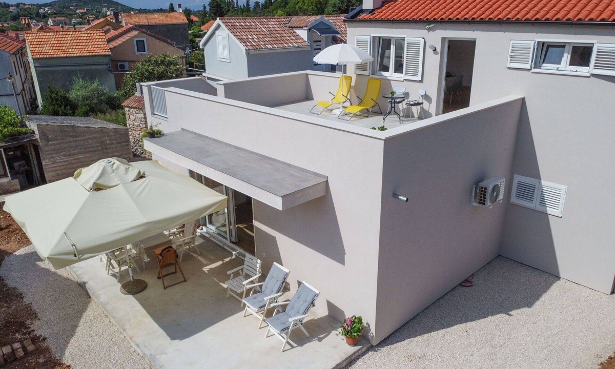 Veli Iz House | Stunning private villa for 6 people with A/C, WIFI, TV, terrace and pets allowed