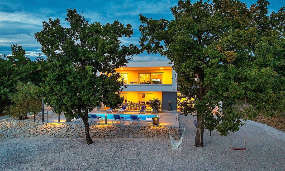 Maslenica Villa | Stunning private villa for 8 guests with WIFI, A/C, private pool, TV and terrace