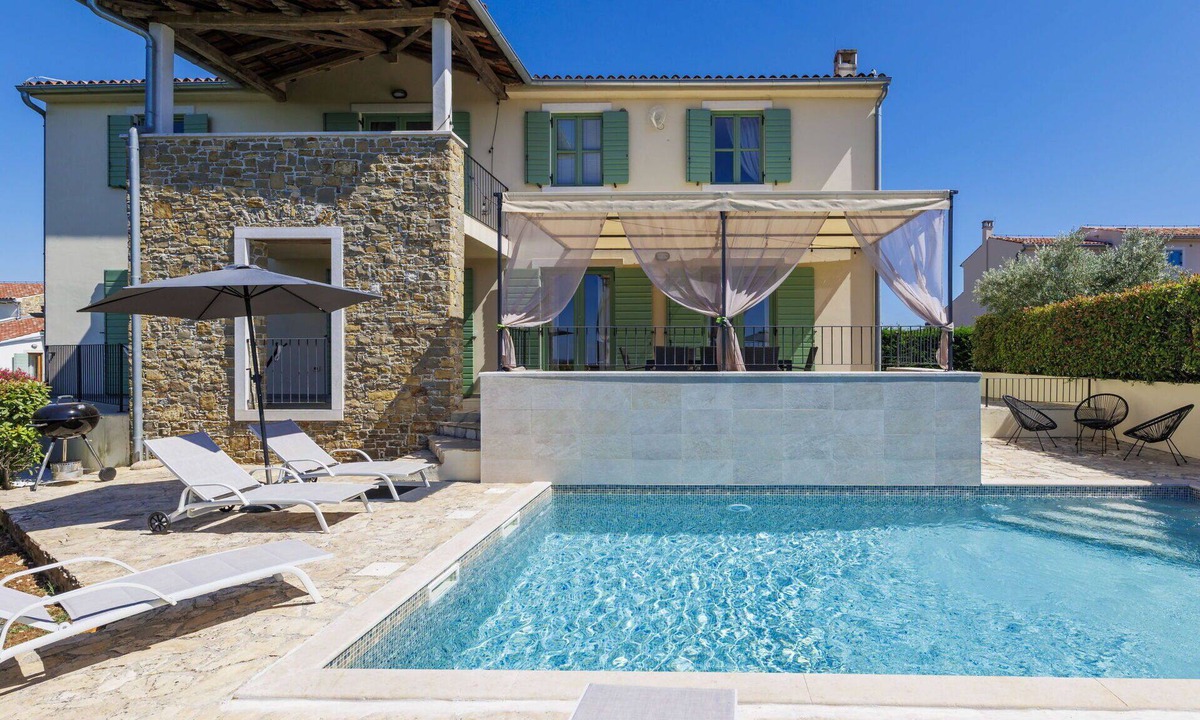 Baredine Villa | Stunning private villa for 8 people with private pool, WIFI, A/C, TV, terrace and panoramic view