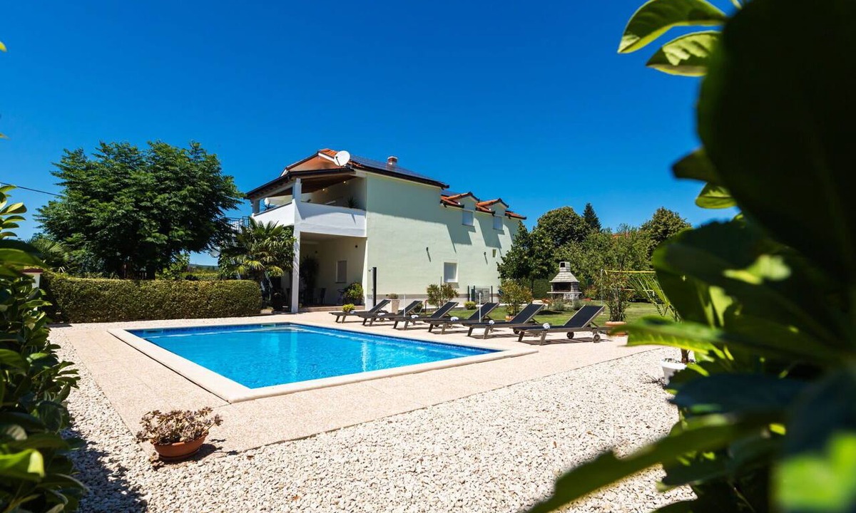 Donji Prolozac House | Stunning private villa for 10 guests with WIFI, private pool, A/C, TV and terrace