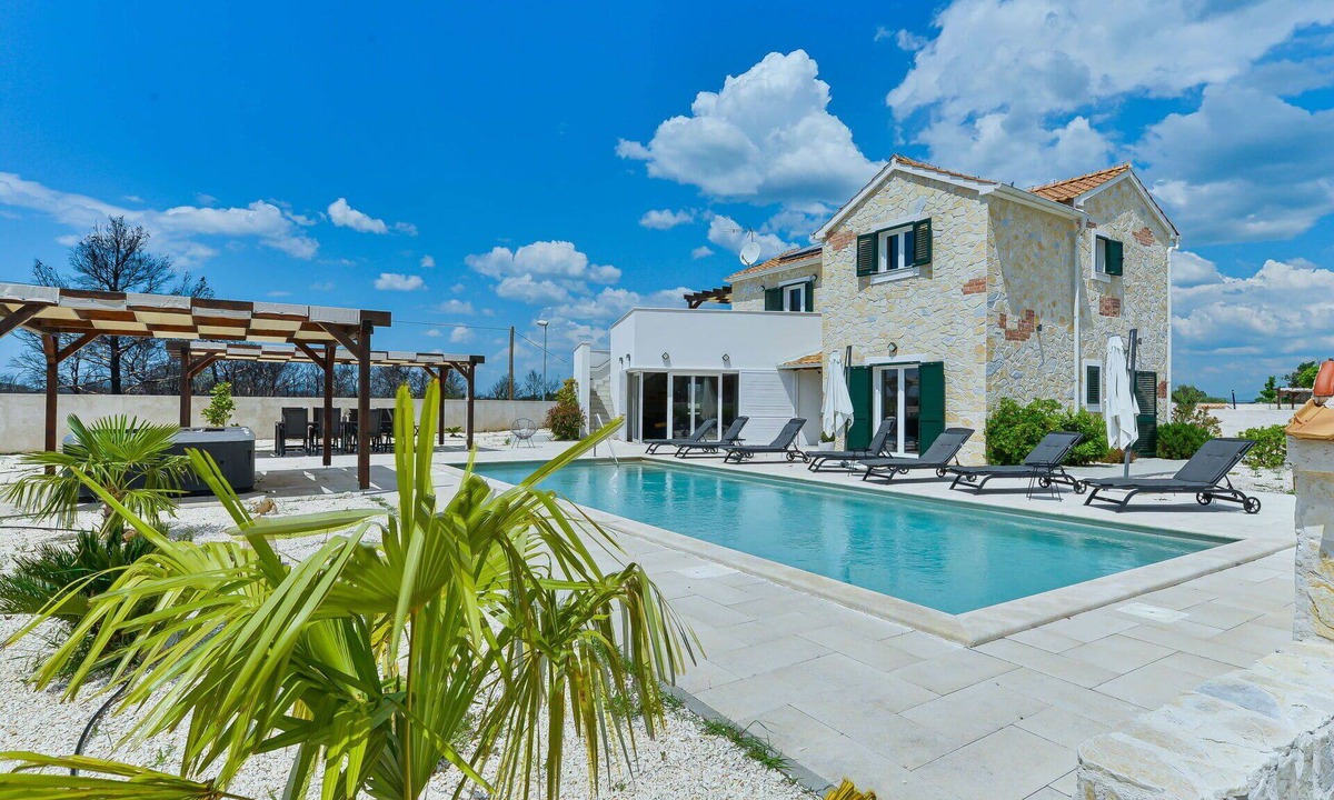 Zaton Villa | Stunning private villa for 10 people with A/C, hot tub, private pool, WIFI, TV and patio