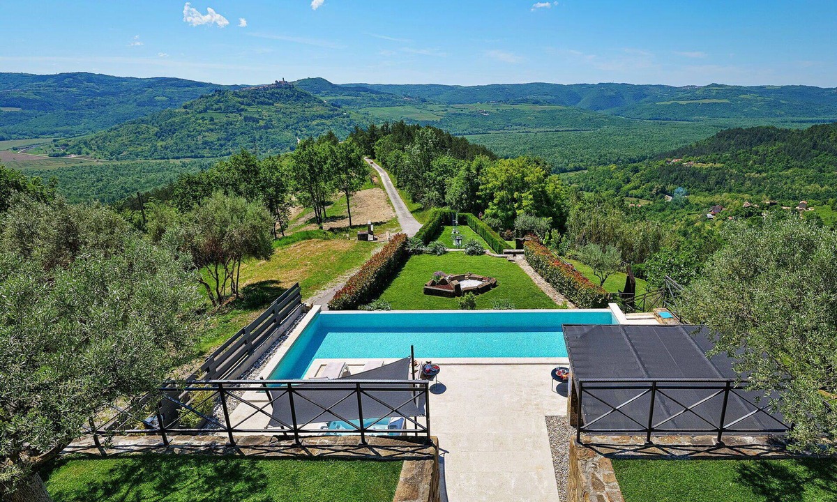 Golubici Villa | Stunning private villa with WIFI, A/C, private pool, hot tub, TV, terrace and panoramic view