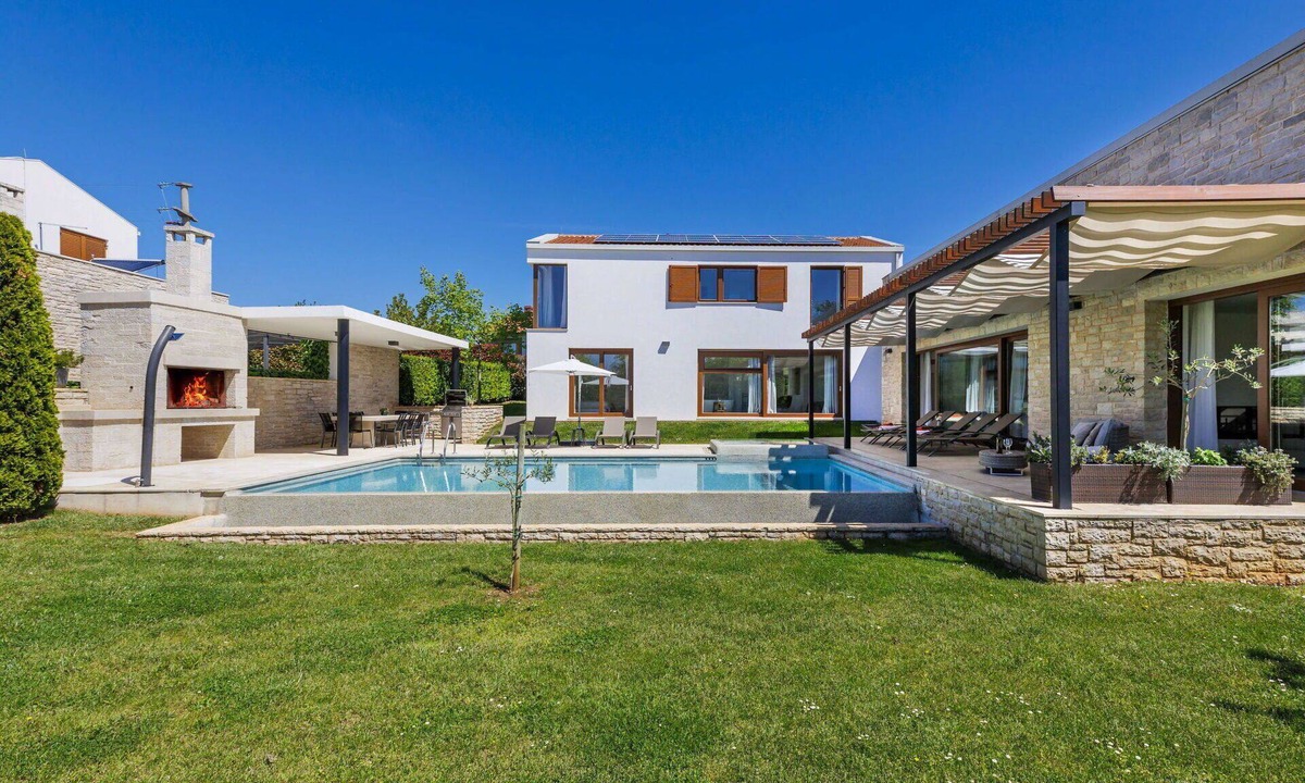 Sveti Petar u Sumi Villa | Stunning private villa with A/C, WIFI, hot tub, private pool, TV, terrace and pets allowed