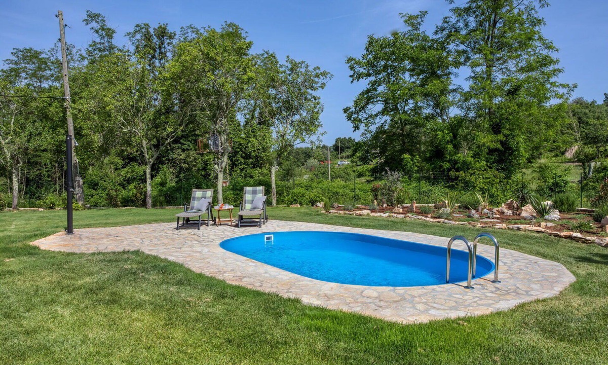 Makovci House | Stunning private villa with WIFI, private pool, A/C, TV, terrace, pets allowed and panoramic view