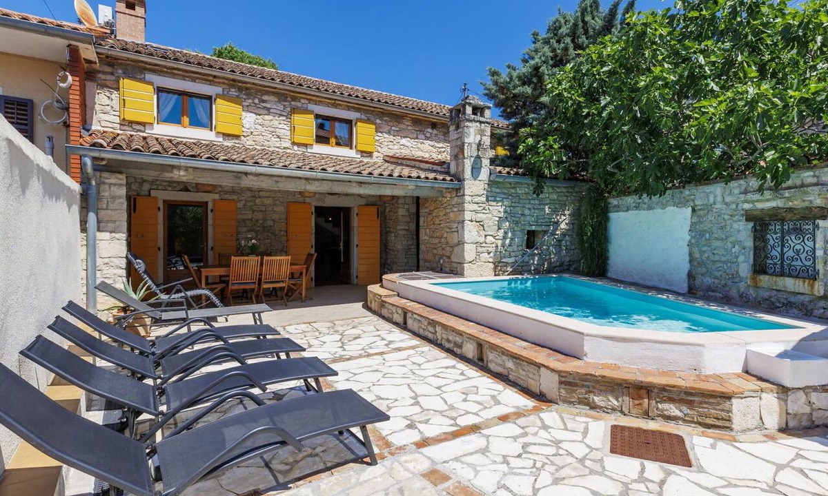 Puntera House | Stunning villa for 6 people with private pool, internet, TV, terrace and pets allowed