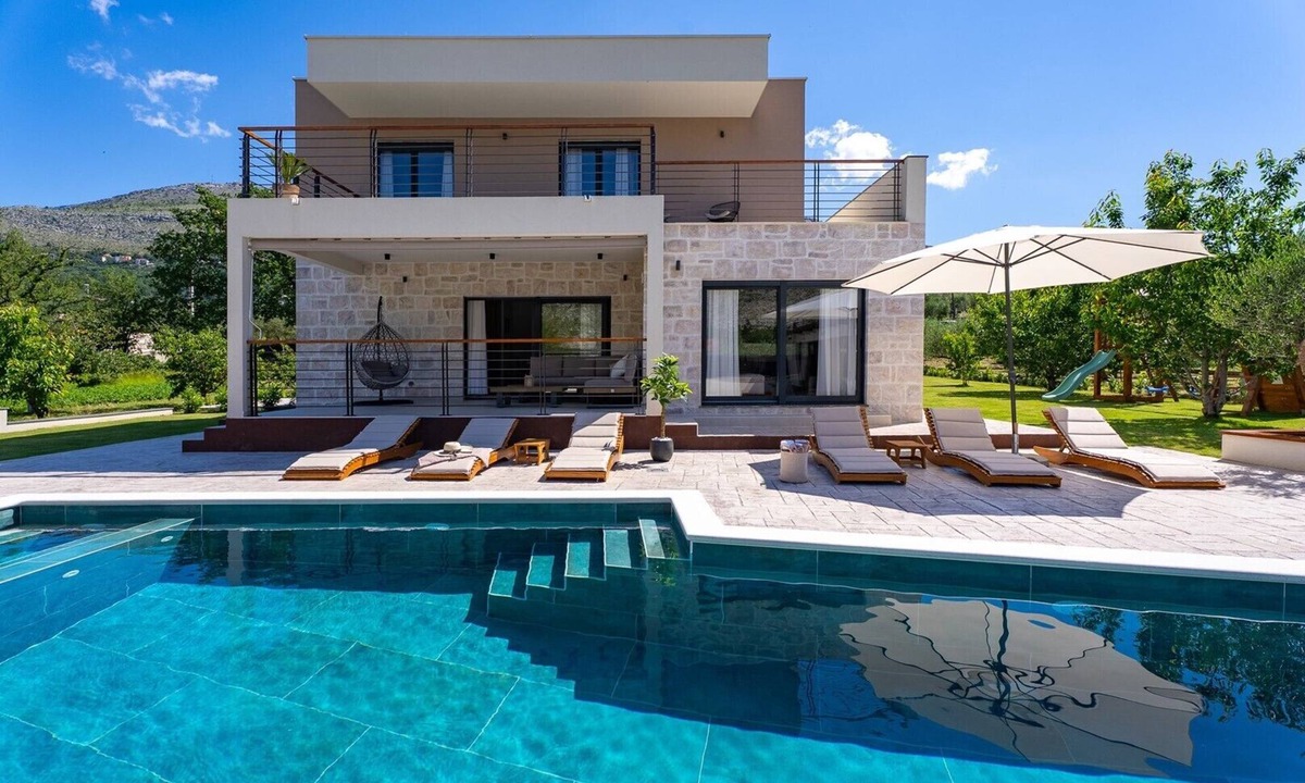 Srinjine Villa | Stylish 4-Bedroom Villa Agrosa with 30 m2 Private Pool, Hydromassage, Finnish Sauna and Fun zone
