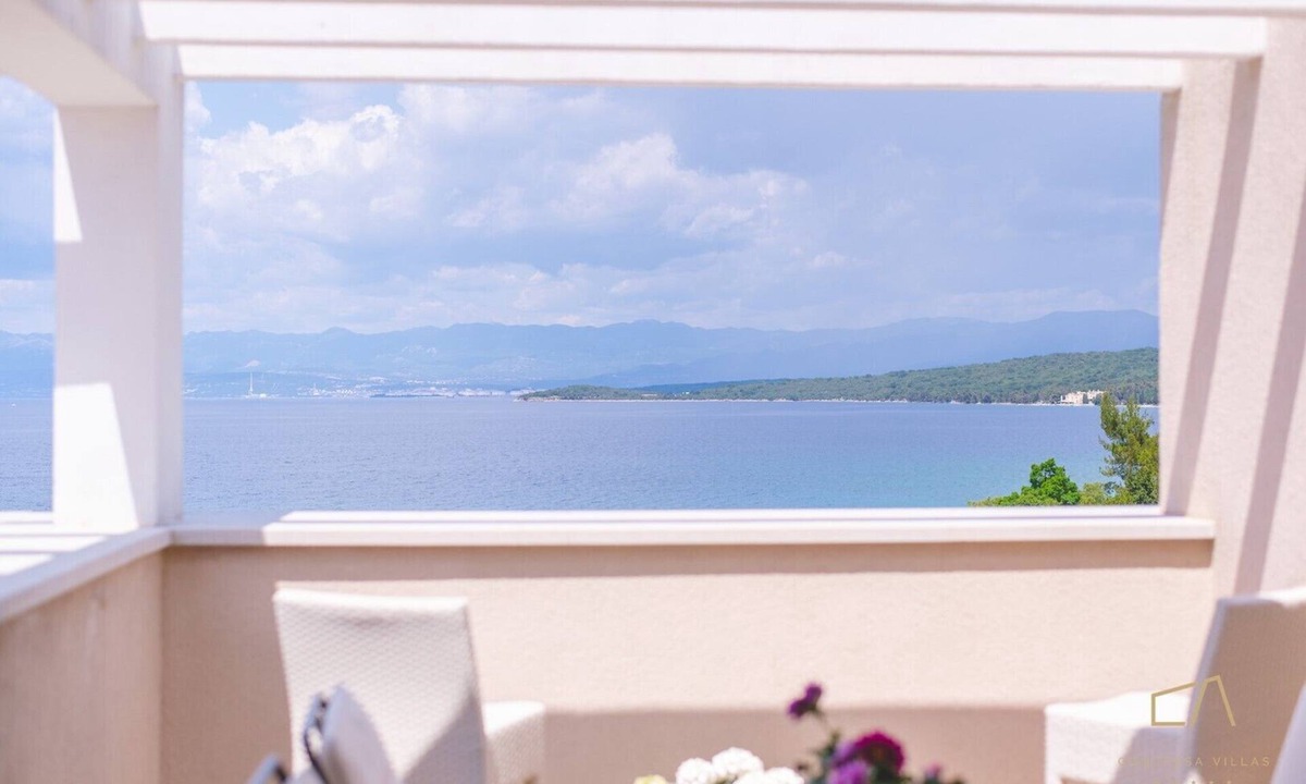 Zidarici Apartment | Stylish apartment Luce 3* by the sea on Krk