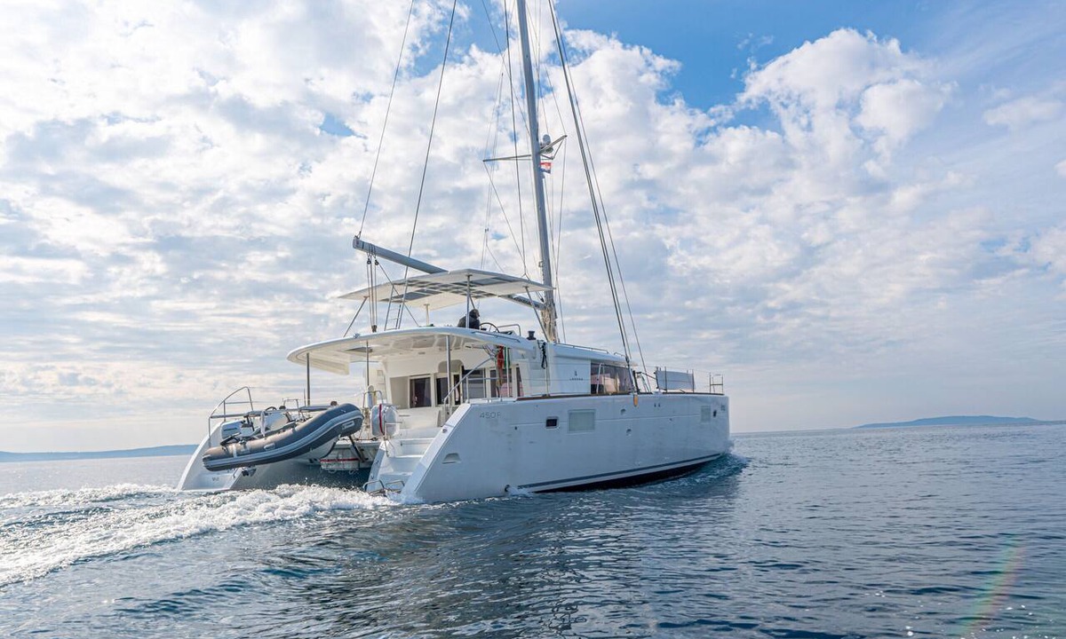 Rogoznica Boat Rental | Sun-Kissed Sailing Adventure in Sibenik, Croatia