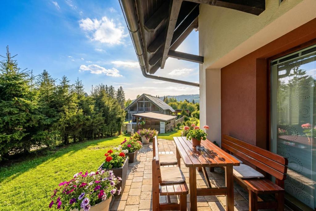 Obcina Brezovica Ski Chalet | Sunny Weekend Sauna House - Happy Rentals